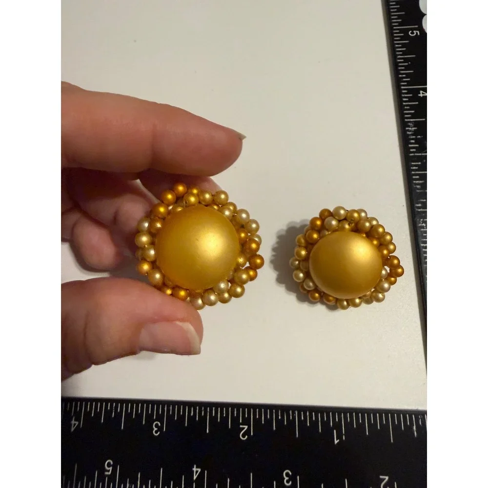 Vintage Gold Tone Faux Pearl Cluster Clip On Earrings Mid Century‎ Statement